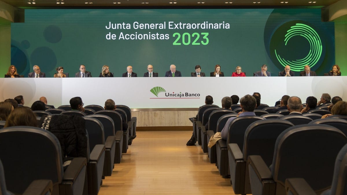 Unicaja ratifica el nombramiento de Rubiales y sube más del 10% el sueldo a los consejeros