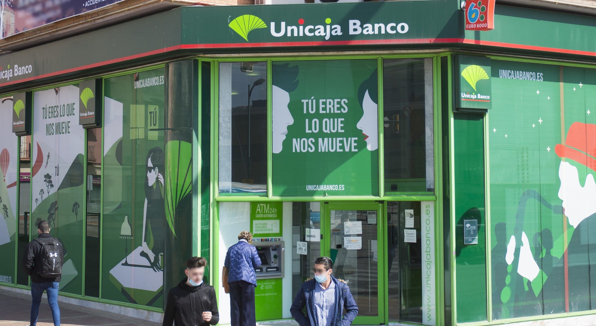 Unicaja abre la guerra de las pensiones de las gestoras de fin de año