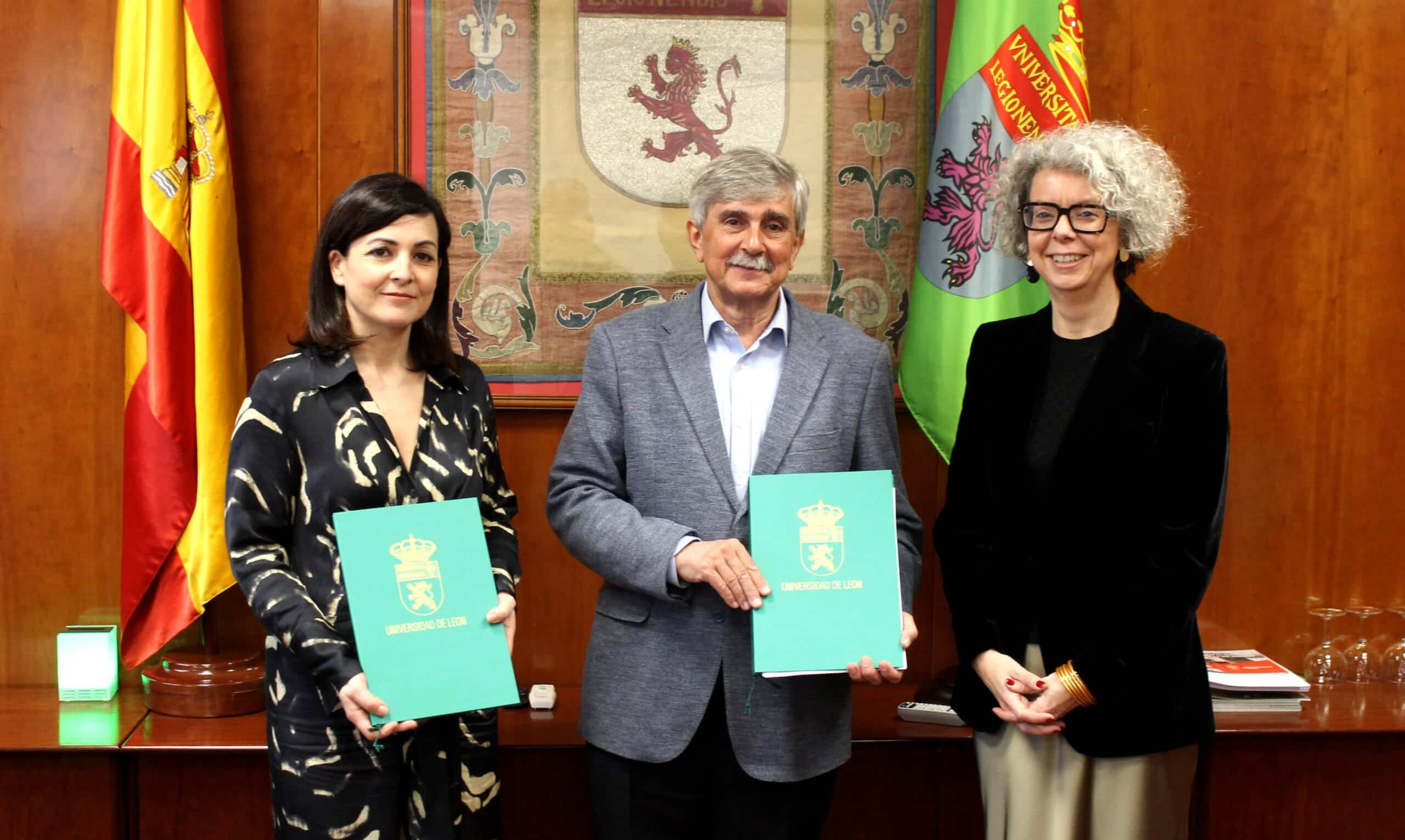 Unicaja y Universidad de León renuevan su acuerdo tras 47 años de colaboración