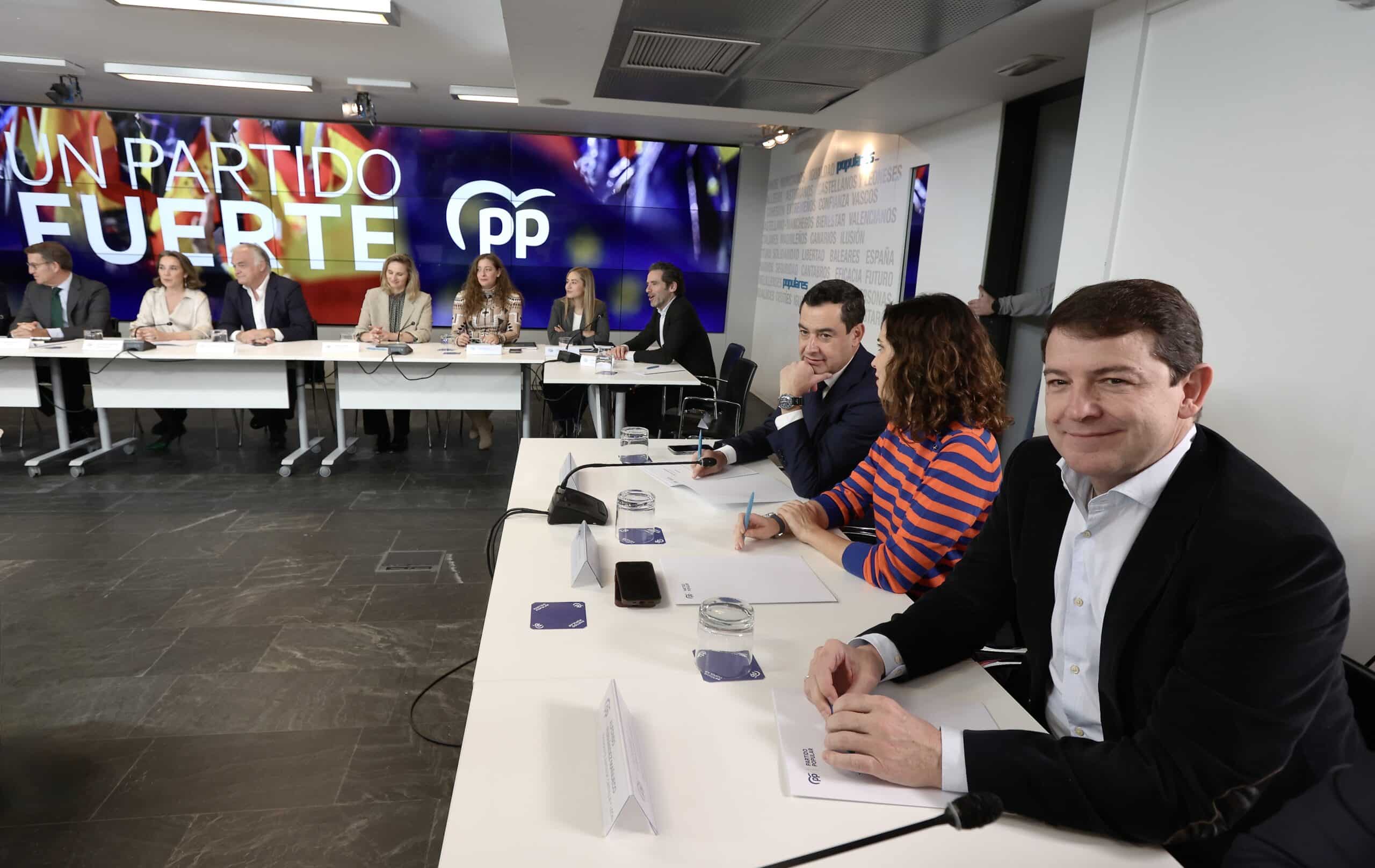 Mañueco recuerda a Sánchez que son sus socios quienes deben apoyarle, no el PP