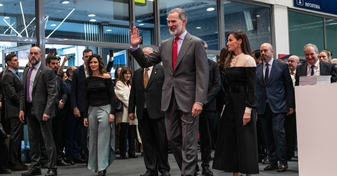 Los reyes inauguran la 44 edición de Fitur junto al presidente de Ecuador