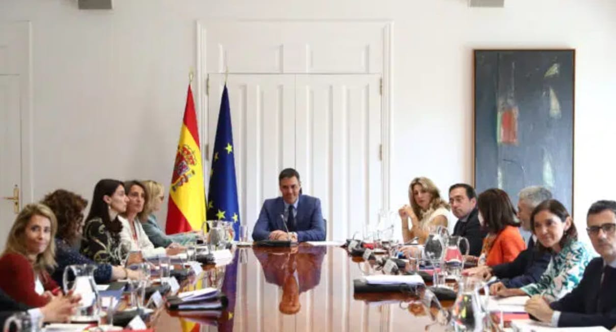 La reforma de la Ley del Suelo, otra medida que aprueba el Consejo de Ministros y que luego critica la vicepresidenta Díaz