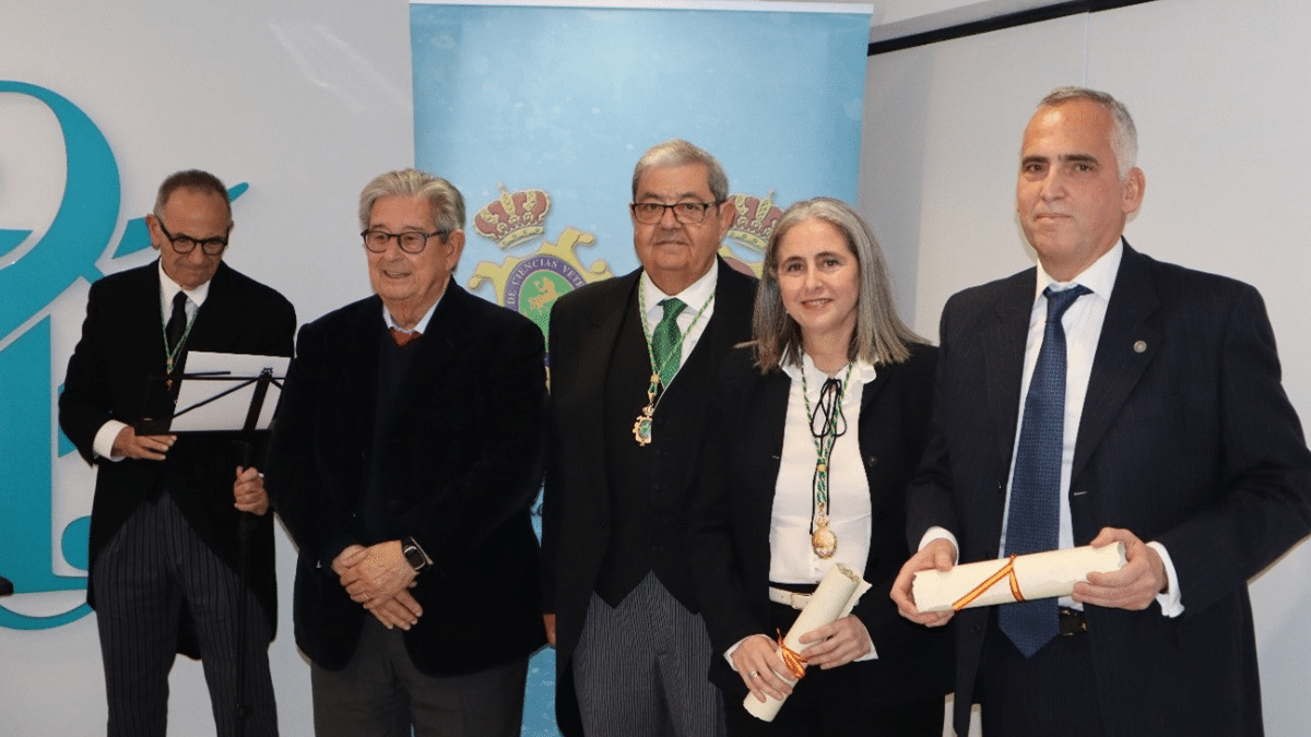 Grupo Fuertes entrega su Premio Nacional de  Investigación en colaboración con la Academia de Ciencias Veterinarias 