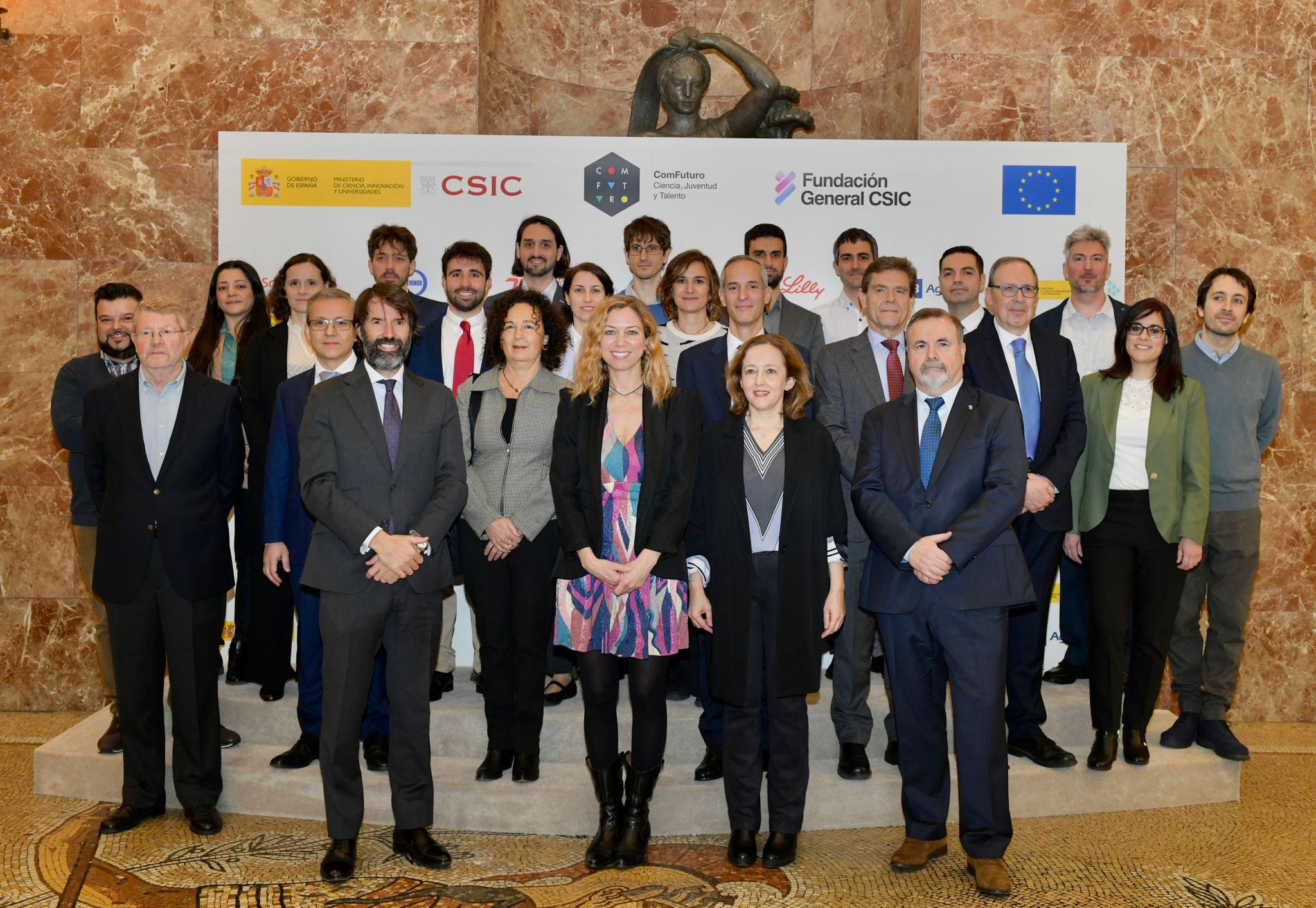 Santander apoyará este año con 300.000 euros a jóvenes investigadores del programa ComFuturo de la FGCSIC 