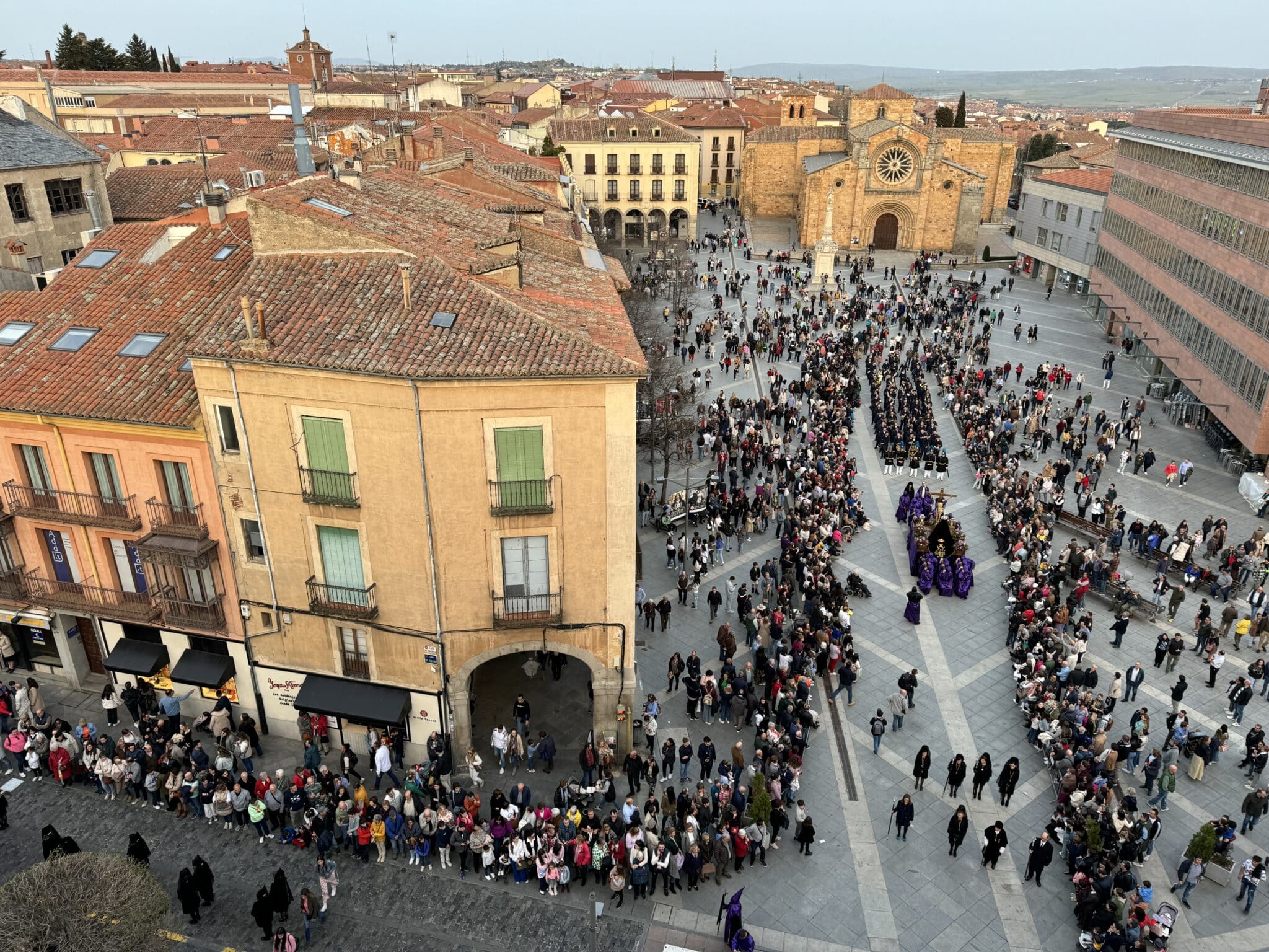 El paro baja en la Comunidad un 2,27 por ciento, un 1,21 en el conjunto de España