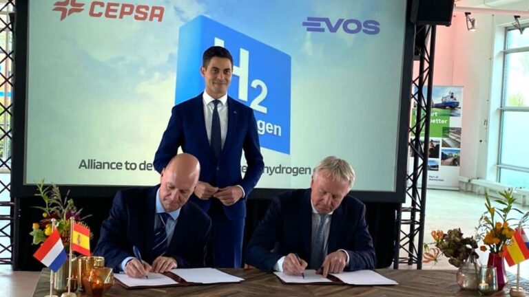 Cepsa y Evos se unen para potenciar el almacenamiento de metanol verde en España y Holanda