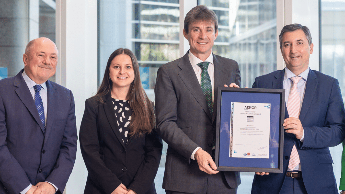 Iberdrola recibe el certificado de gestión ambiental de AENOR para la producción de hidrógeno verde