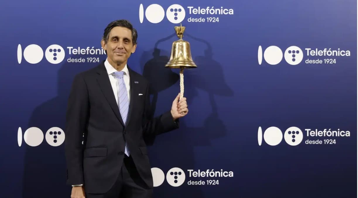 Telefónica protagoniza el toque de campana en la Bolsa de Madrid con motivo de su Centenario