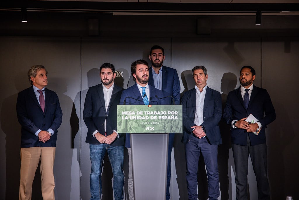 García-Gallardo defiende la «oposición frontal» de Vox al «separatismo» y denuncia el «compadreo» de otros partidos