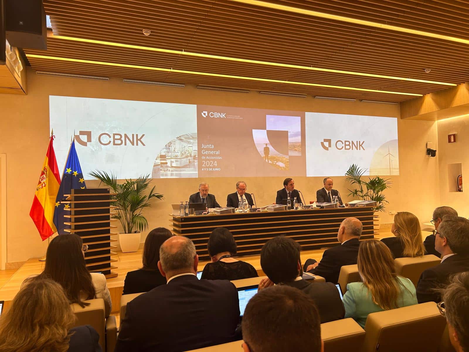 CBNK, el banco de los colectivos esenciales, aprueba sus primeras cuentas como entidad fusionada, con un incremento de su cartera crediticia en más de un 4,5% en un año marcado por el decremento de la inversión crediticia en el conjunto de la banca española