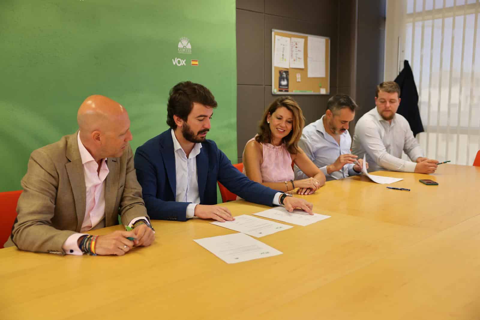 García-Gallardo, portavoz de Vox en Cortes, advierte al PP de que «tendrá que negociar punto por punto»