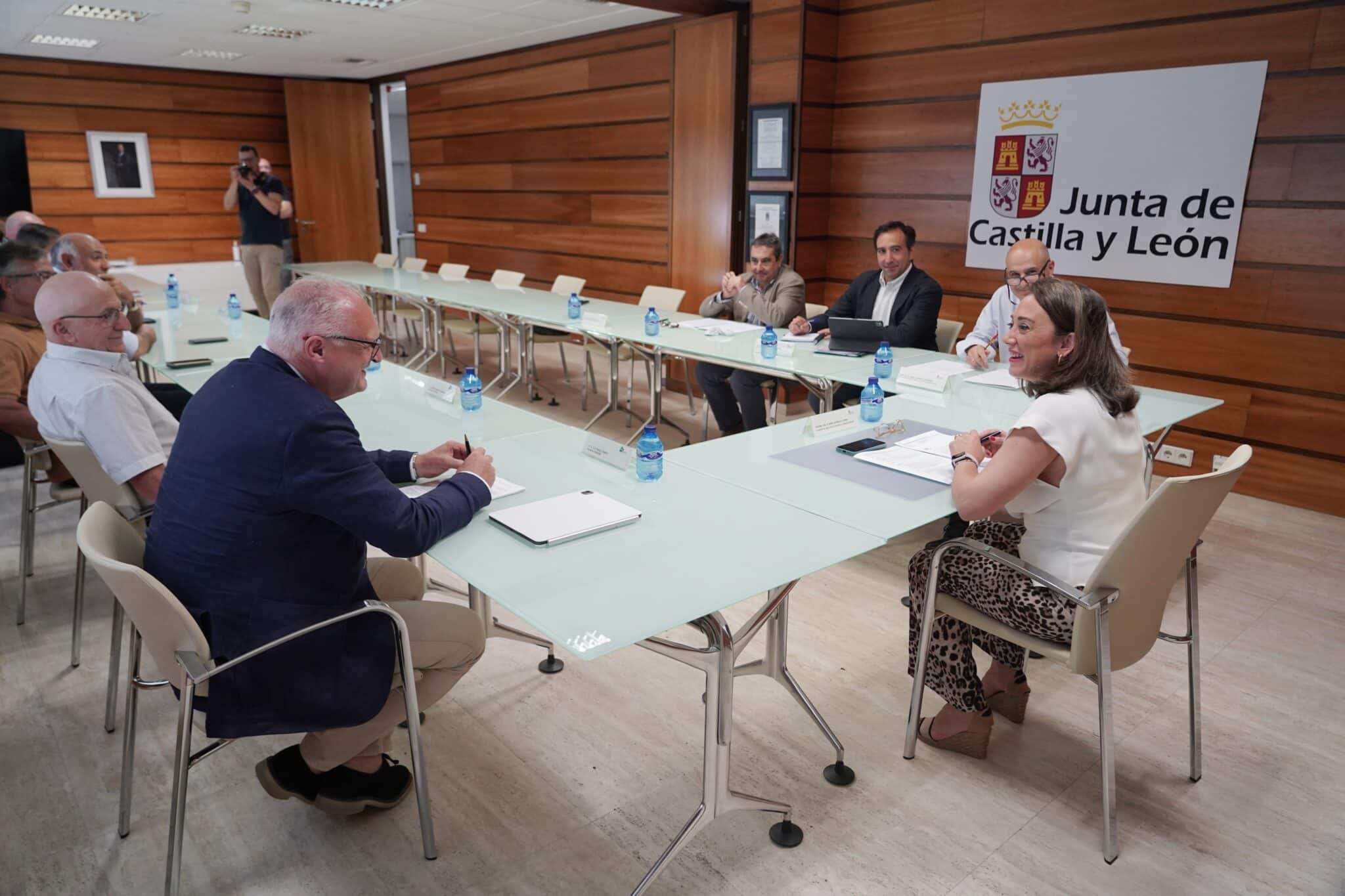 Agricultura mantiene inversiones de 174 millones en 24.000 hectáreas de regadío
