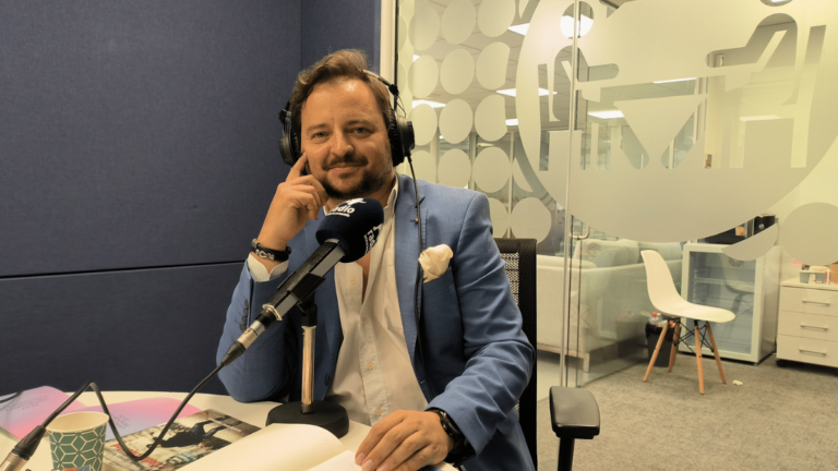 El director de “El Marcapáginas” en Radio Intereconomía, David Felipe Arranz, repasa en Crónicas de la España feroz los tres últimos años de desatinos políticos 