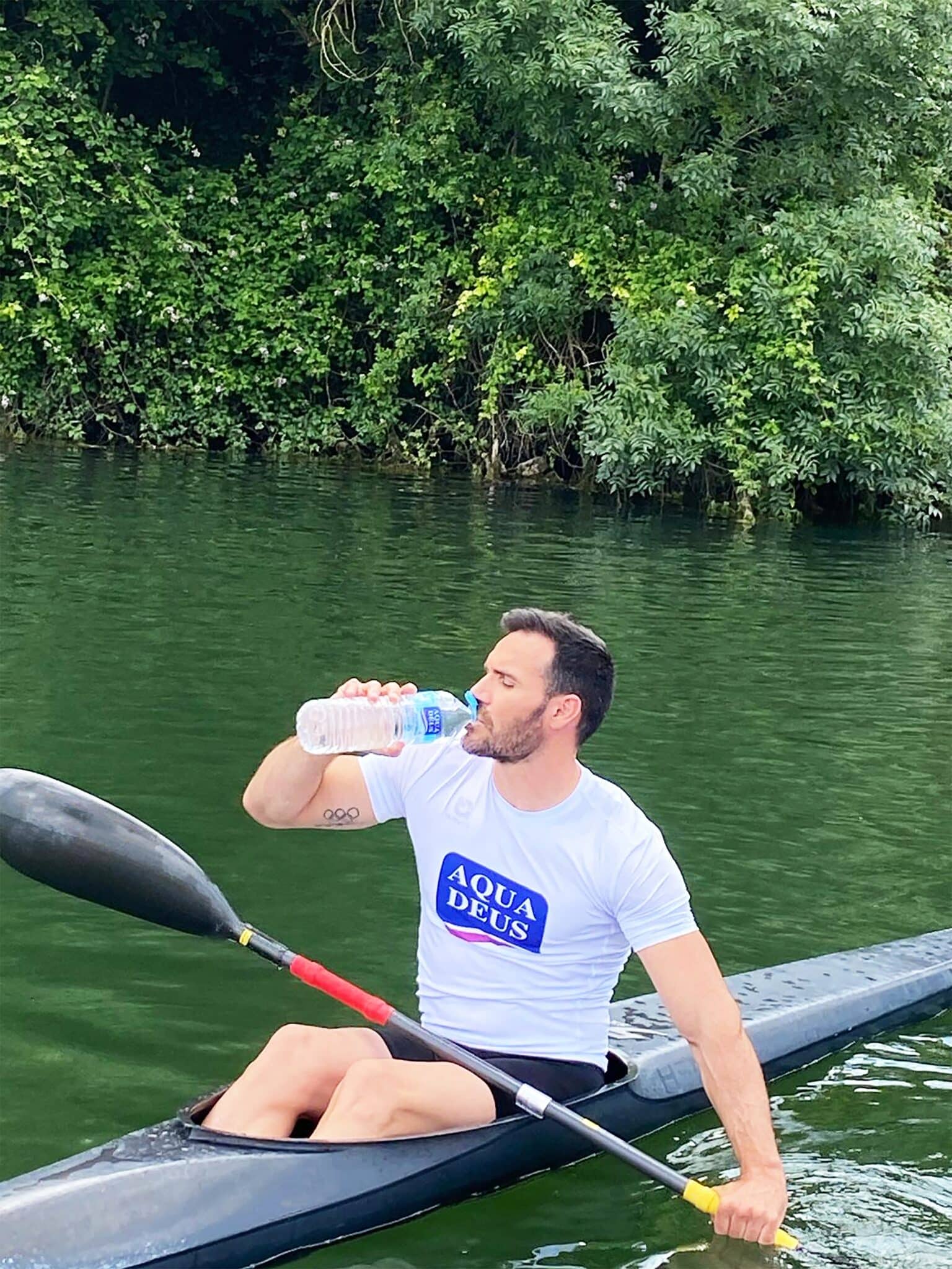 El medallista Saúl Craviotto se convierte en embajador de la marca del agua mineral natural AQUADEUS