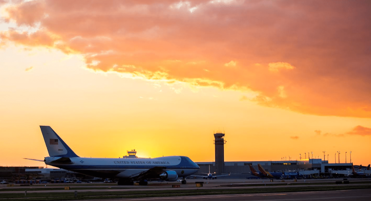 Indra firma un acuerdo para dotar a los aeropuertos de EEUU de tecnología