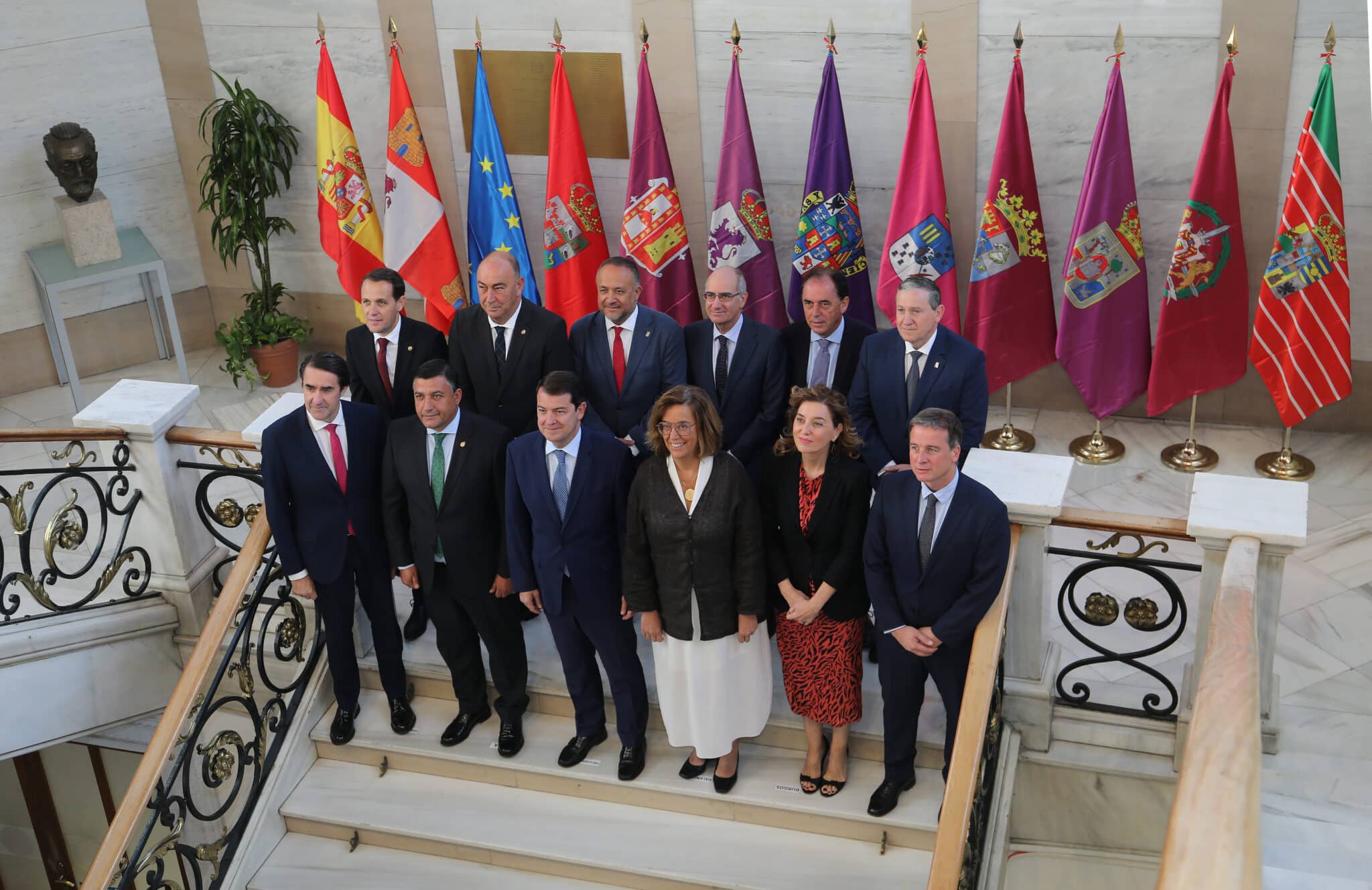 Junta y diputaciones invertirán 150 millones en mil viviendas bonificadas para jóvenes