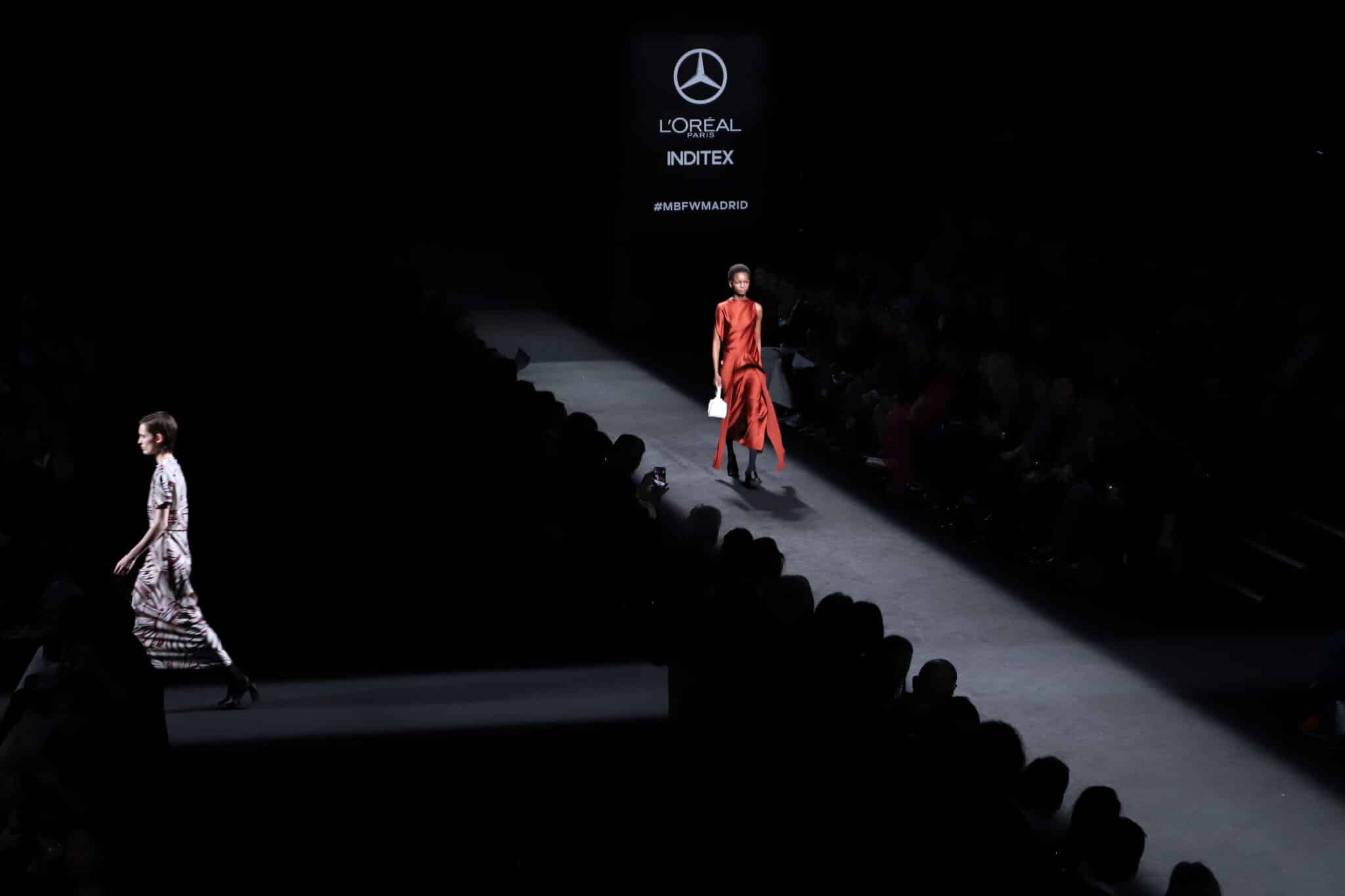 Mercedes-Benz viaja en el tiempo para homenajear la 80ª edición de MBFWMadrid