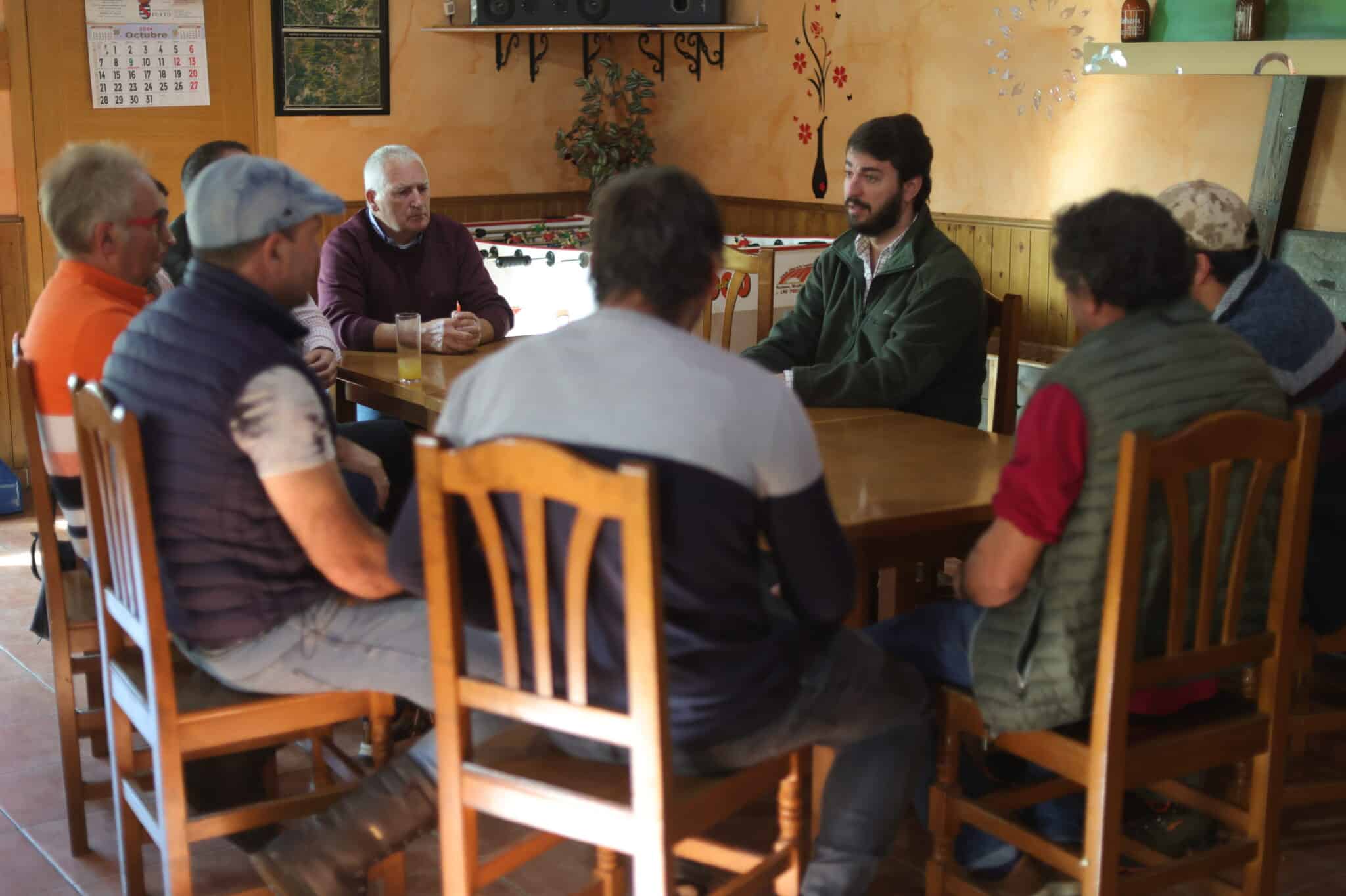 García-Gallardo denuncia que Junta y Gobierno «dan una patada en el trasero al mundo rural»