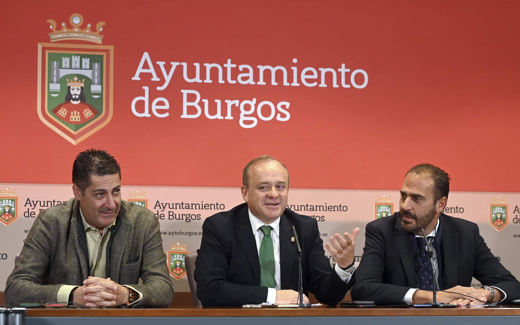 Vox Burgos propone que las ayudas a ONGs de acogida de inmigrantes se trasladen a otros fines sociales