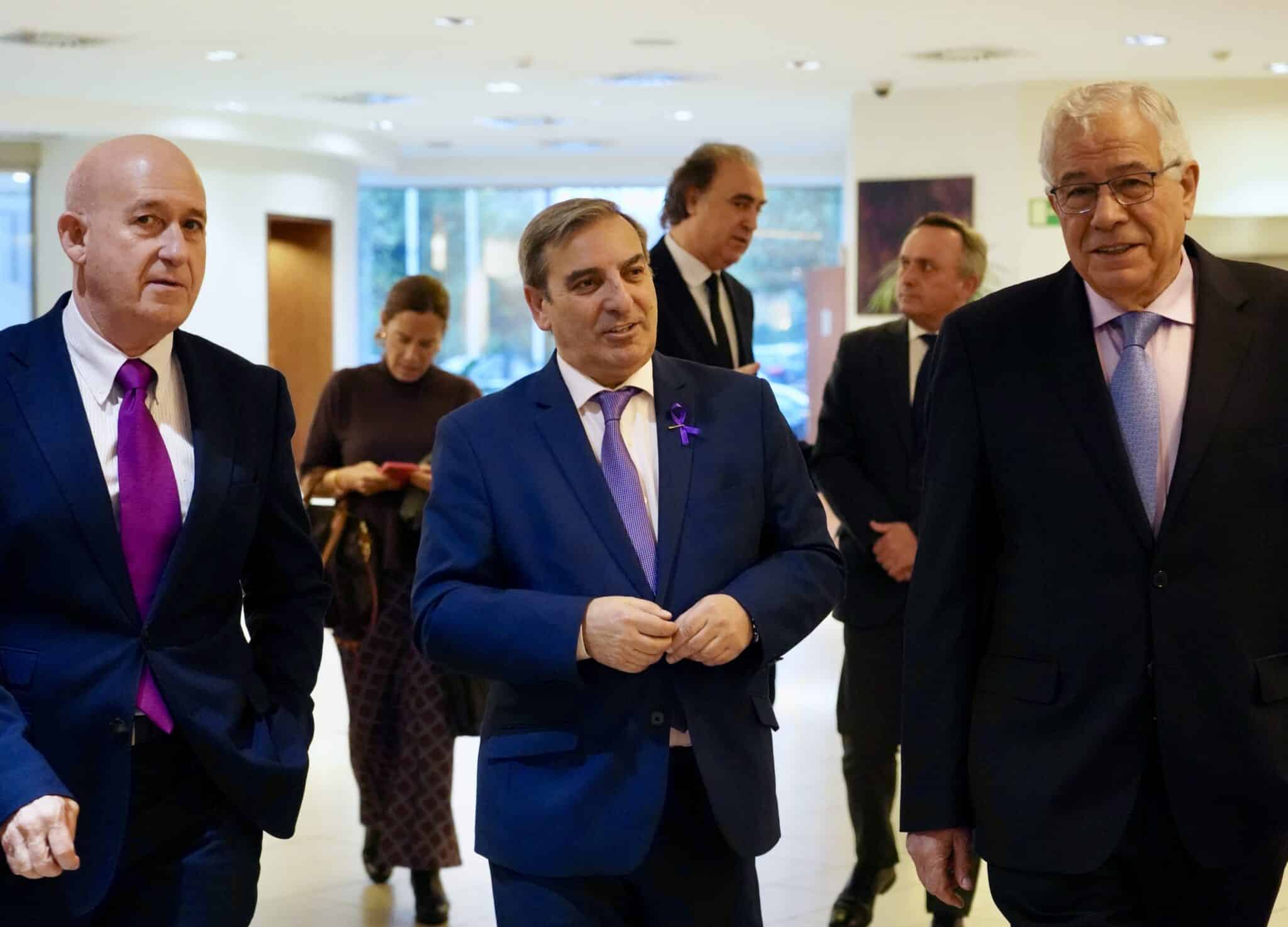 Sanz Merino exige una sectorial que aborde el riesgo de la supresión de paradas de bus