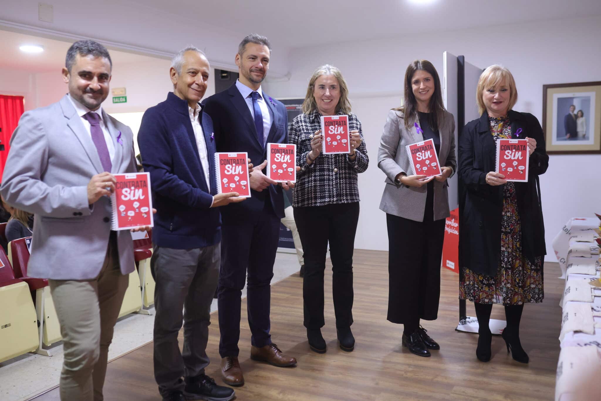 La campaña ‘Contrata sin’, de Cruz Roja, impulsa el empleo en colectivos vulnerables