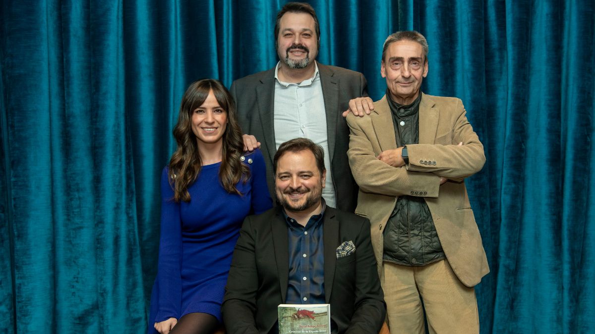 Presentan Crónicas de la España feroz: la oda a la prensa libre de David Felipe Arranz, director de “El Marcapáginas”
