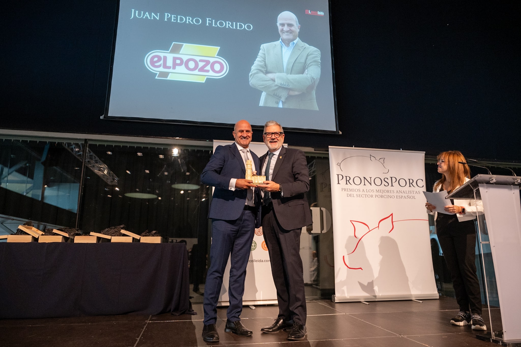 El director de Operaciones de ElPozo Alimentación, Juan Pedro Florido consolida su posición como mejor analista del mercado porcino español al ganar un nuevo oro en los premios de Mercolleida