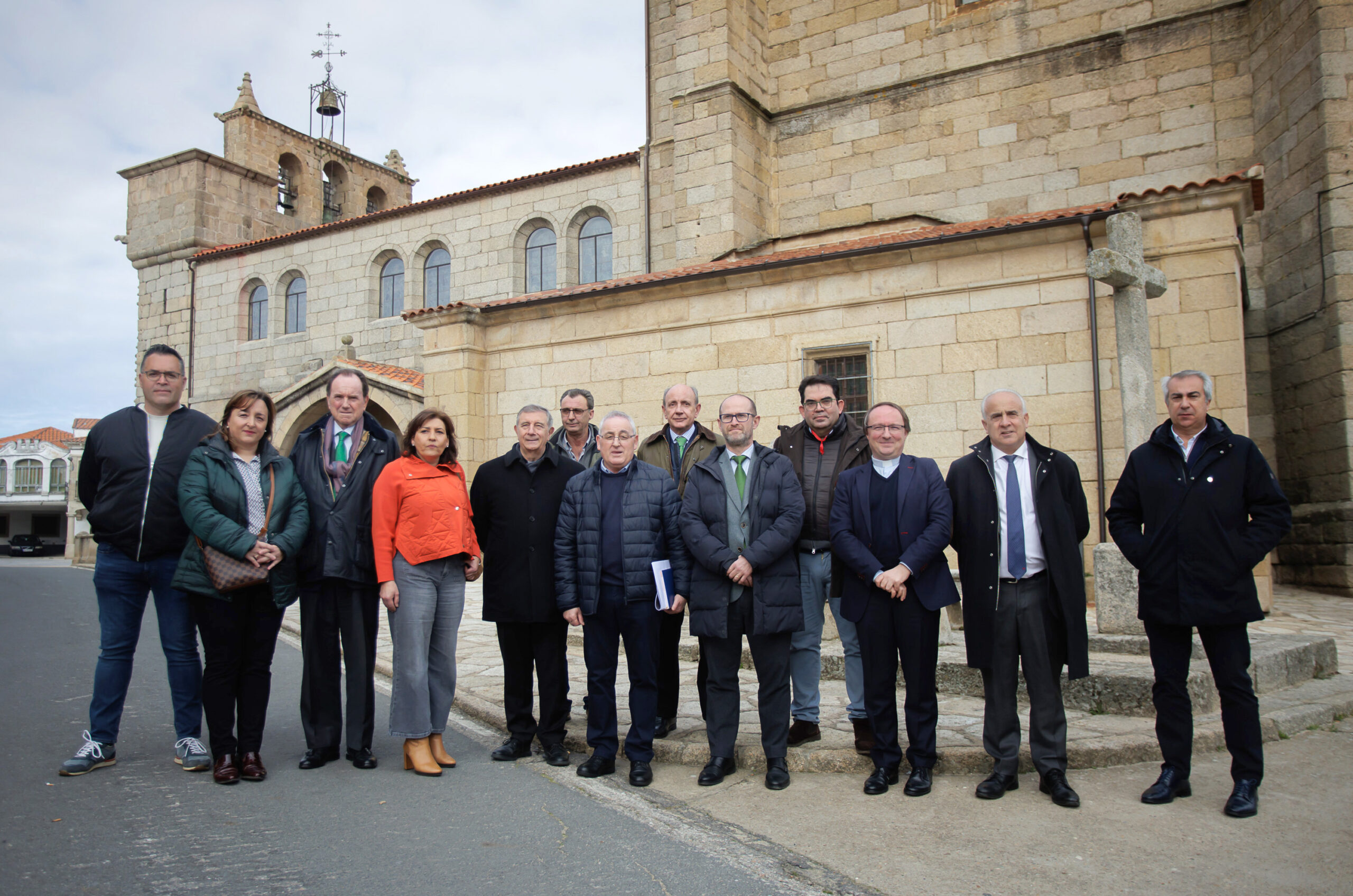 Fundación Iberdrola aporta 70.000 euros para iluminar un templo de  Villavieja de Yeltes (Salamanca)