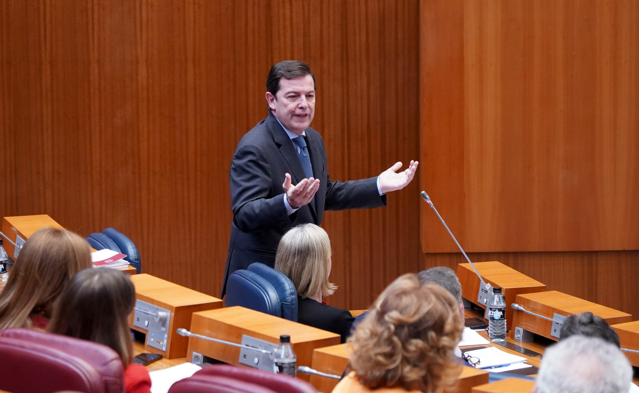 Mañueco ve en la condonación de deuda «el precio que pagan los españoles para que Sánchez siga en Moncloa»
