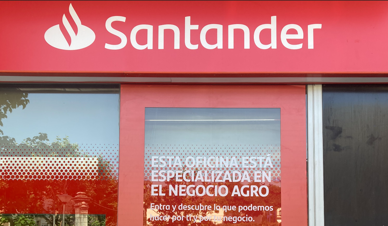 Santander lanza la campaña de la PAC, con 1.000 millones de anticipo preconcedido