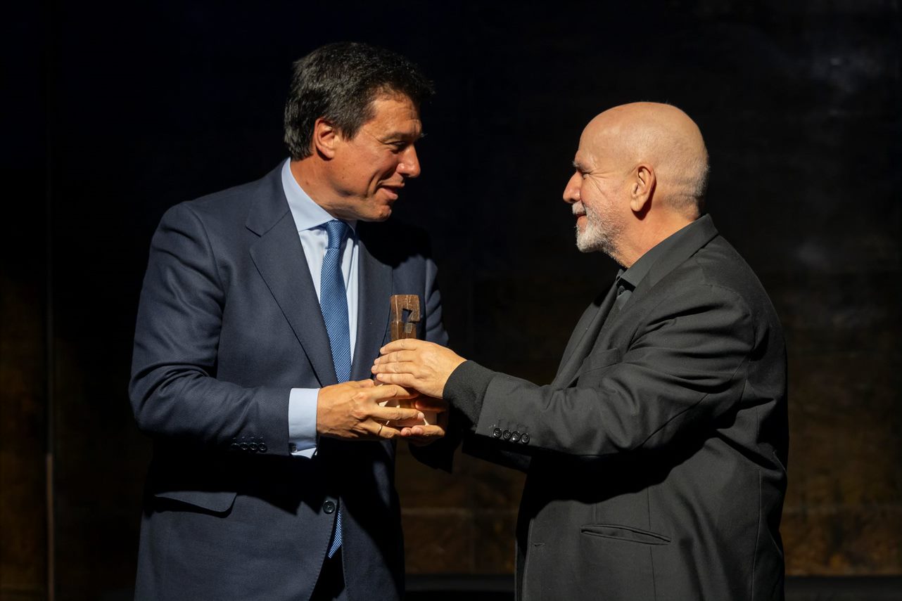 Ismael  Clemente recibe el Premio  MDI 2025 al mejor empresario del año