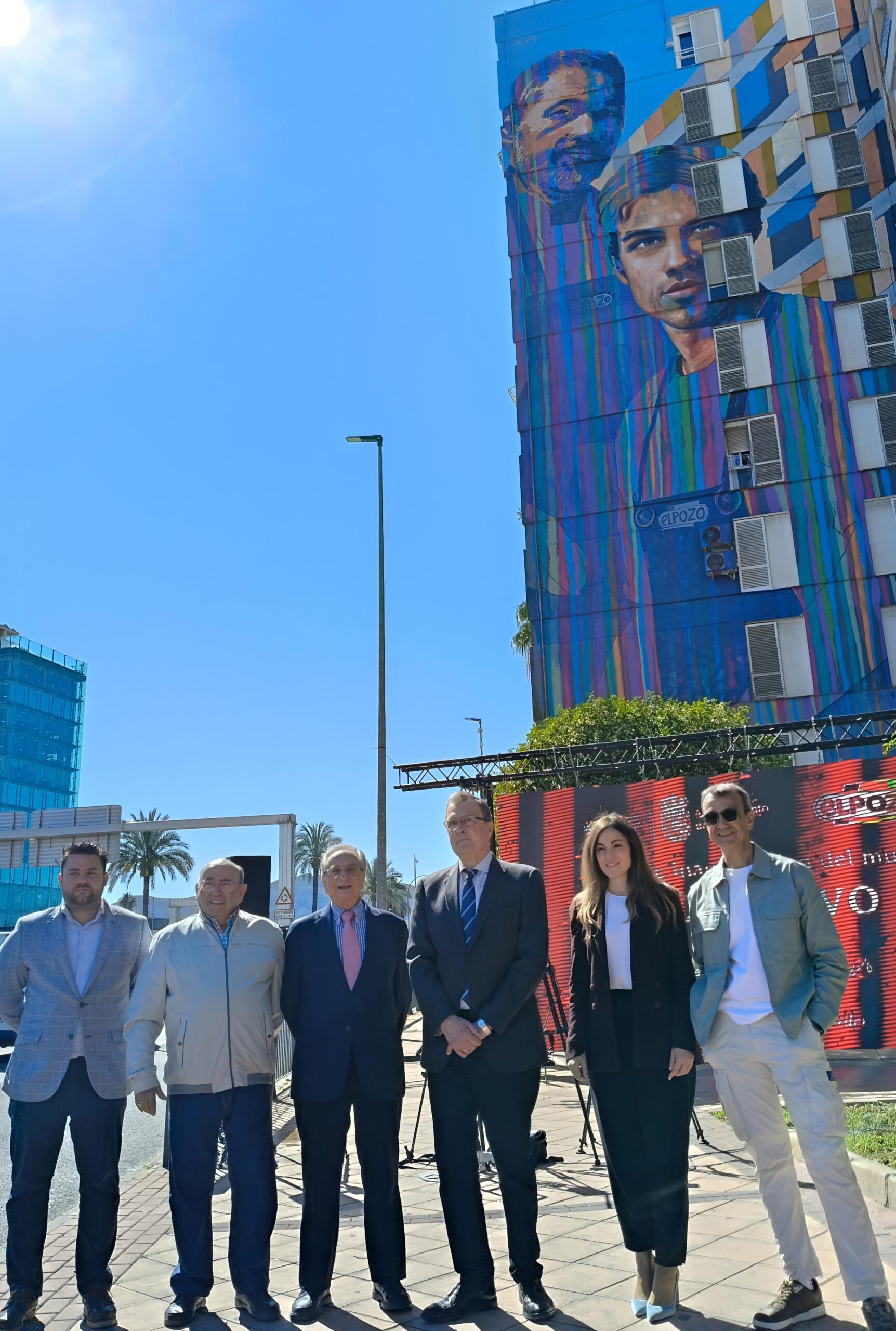 ElPozo ExtraTiernos rinde homenaje al negocio tradicional y al relevo generacional con un gran mural urbano