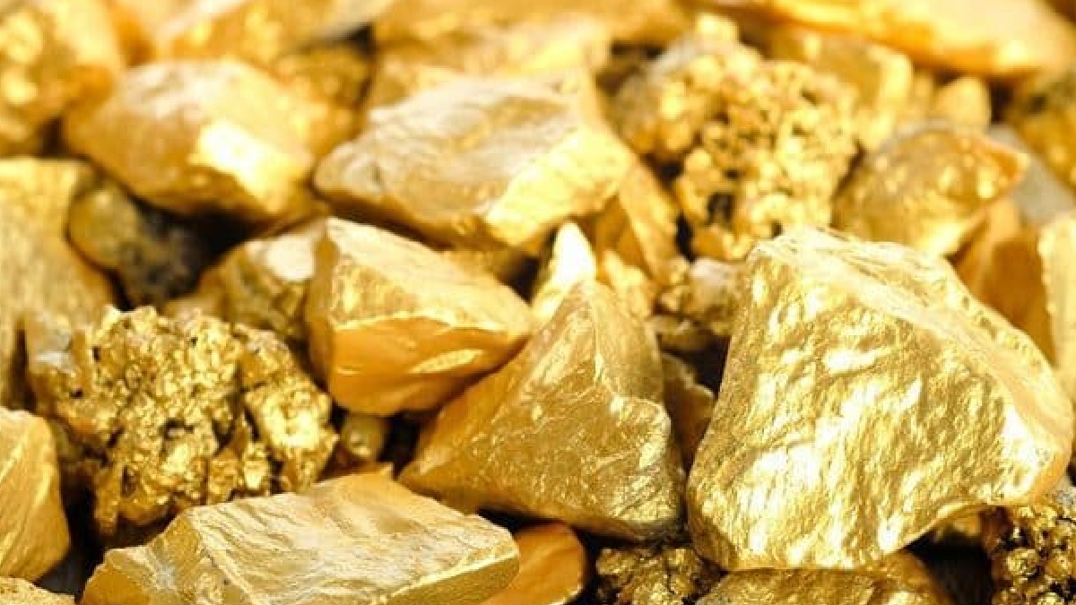 El oro baja más de un 3% tras superar máximos históricos