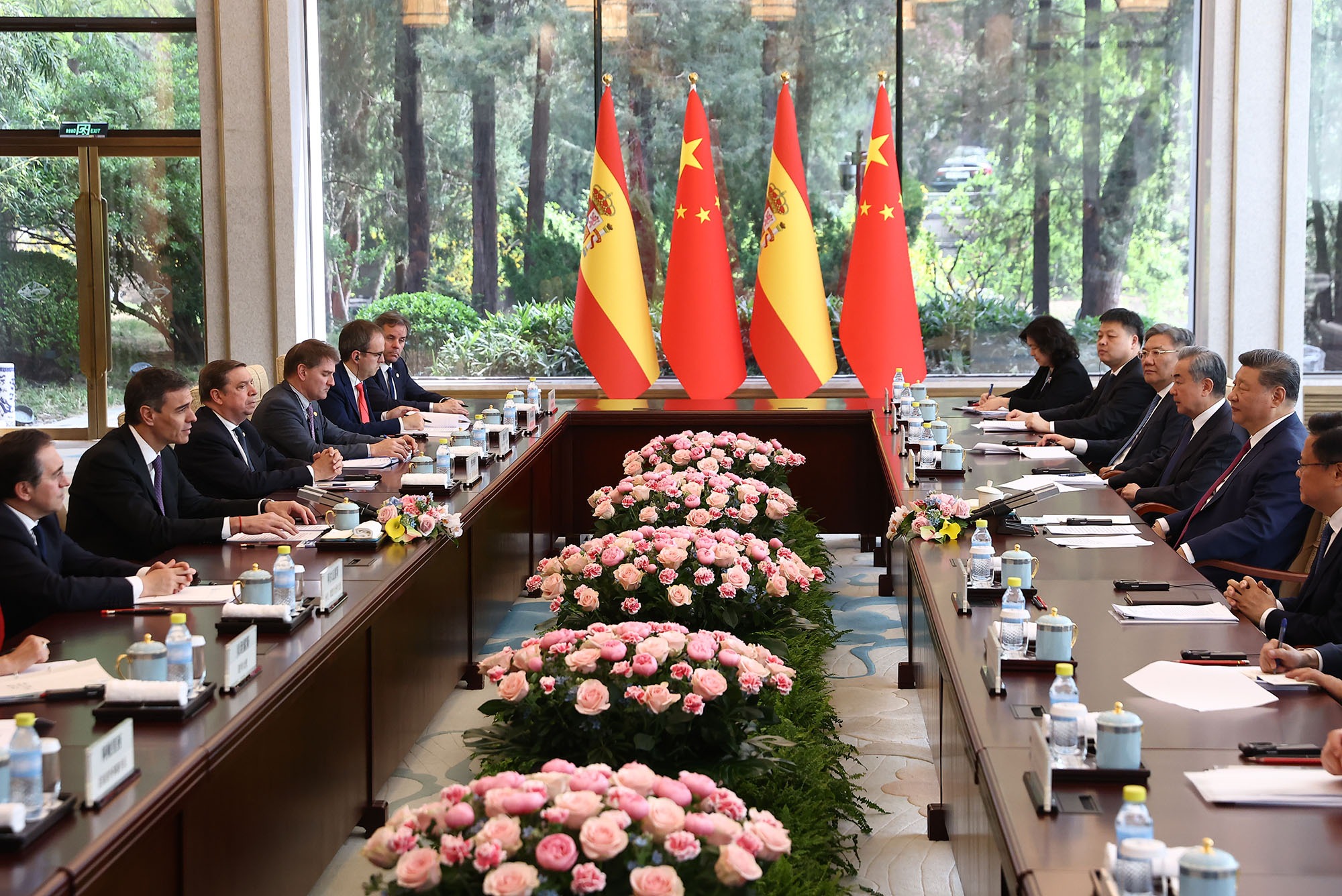 Trump amenaza a China con aranceles del 245%