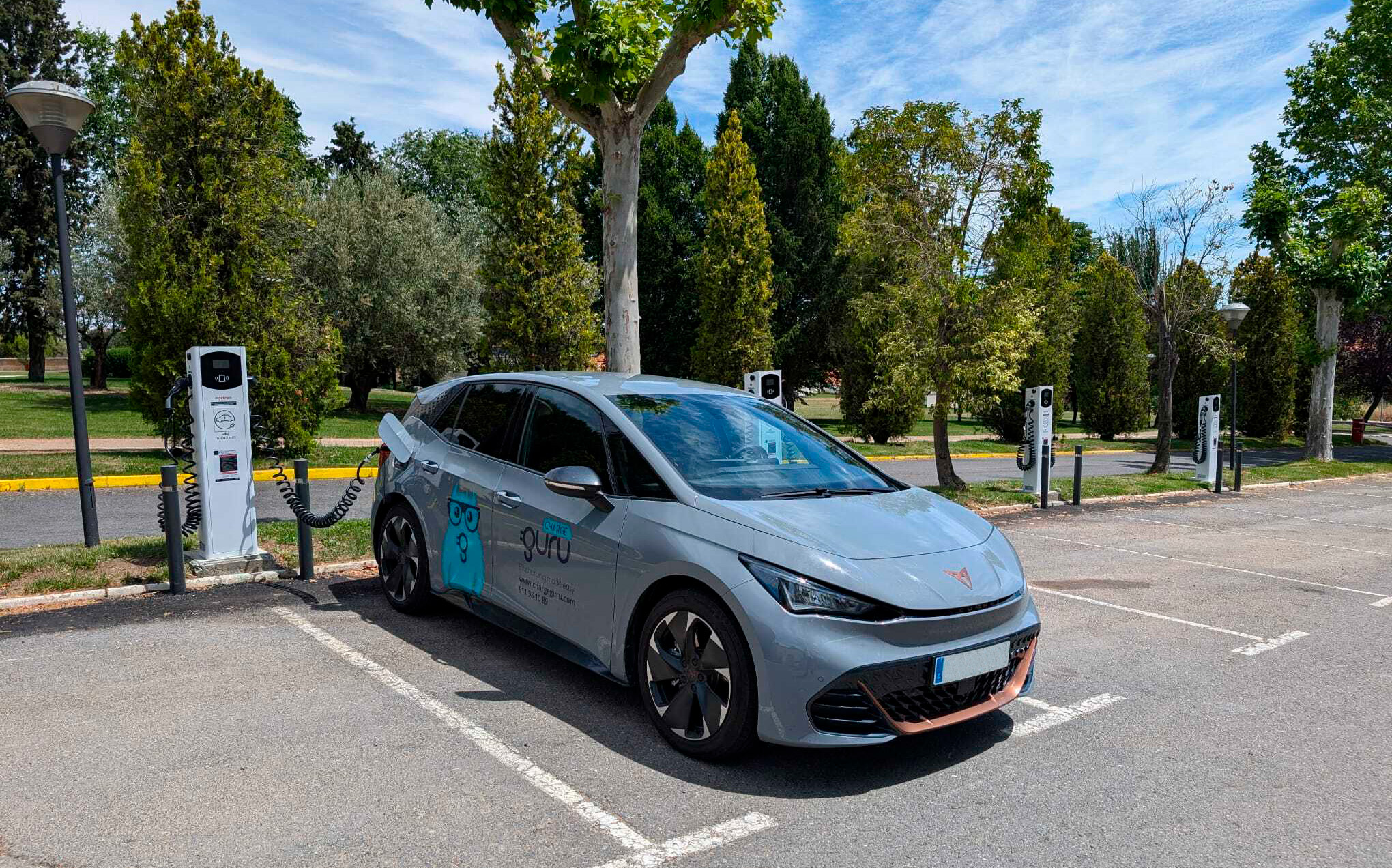 Paradores inaugura un nuevo servicio de puntos de recarga para vehículos eléctricos de la mano de Chargeguru