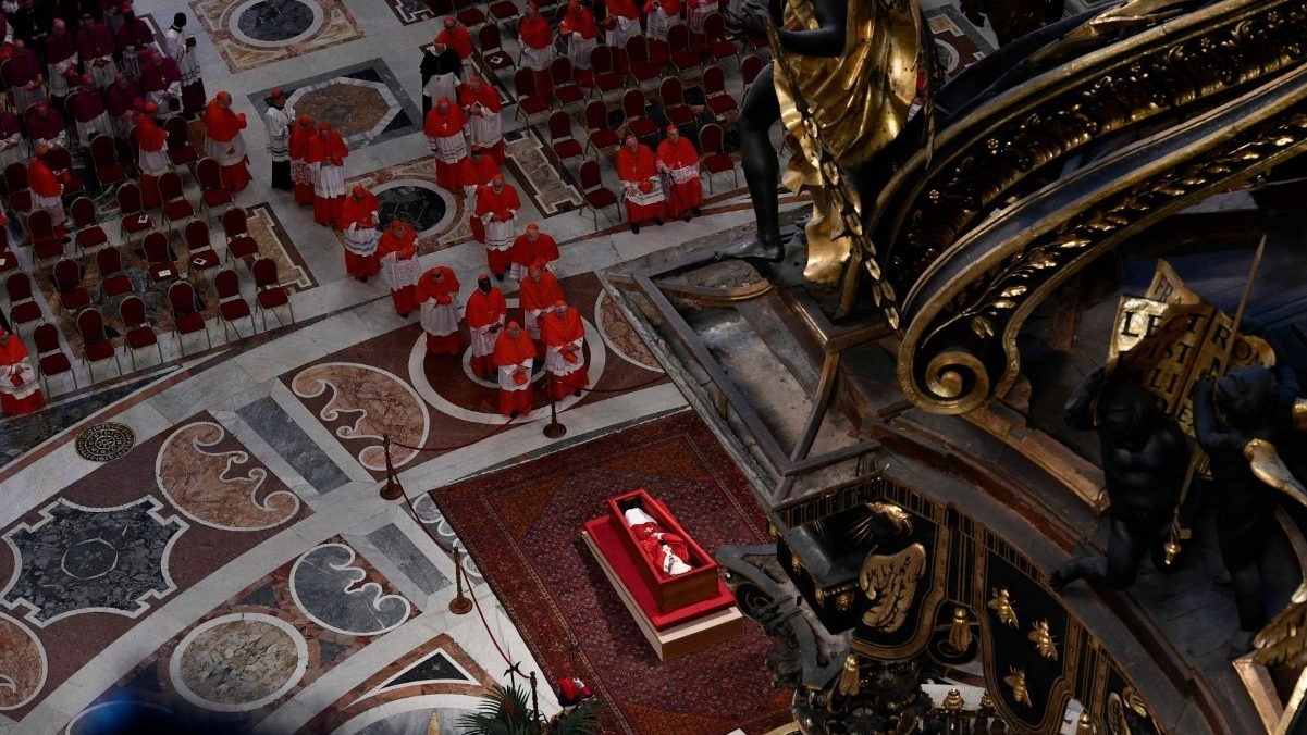 Las agencias de viajes prevén récord histórico de pasajeros al funeral del papa con precios ‘disparados’