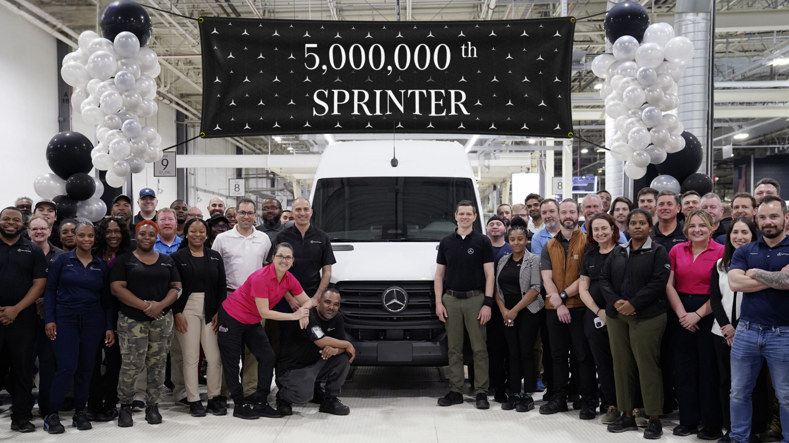 30 años, 5 millones de furgonetas Mercedes-Benz Sprinter: Una historia de éxito mundial
