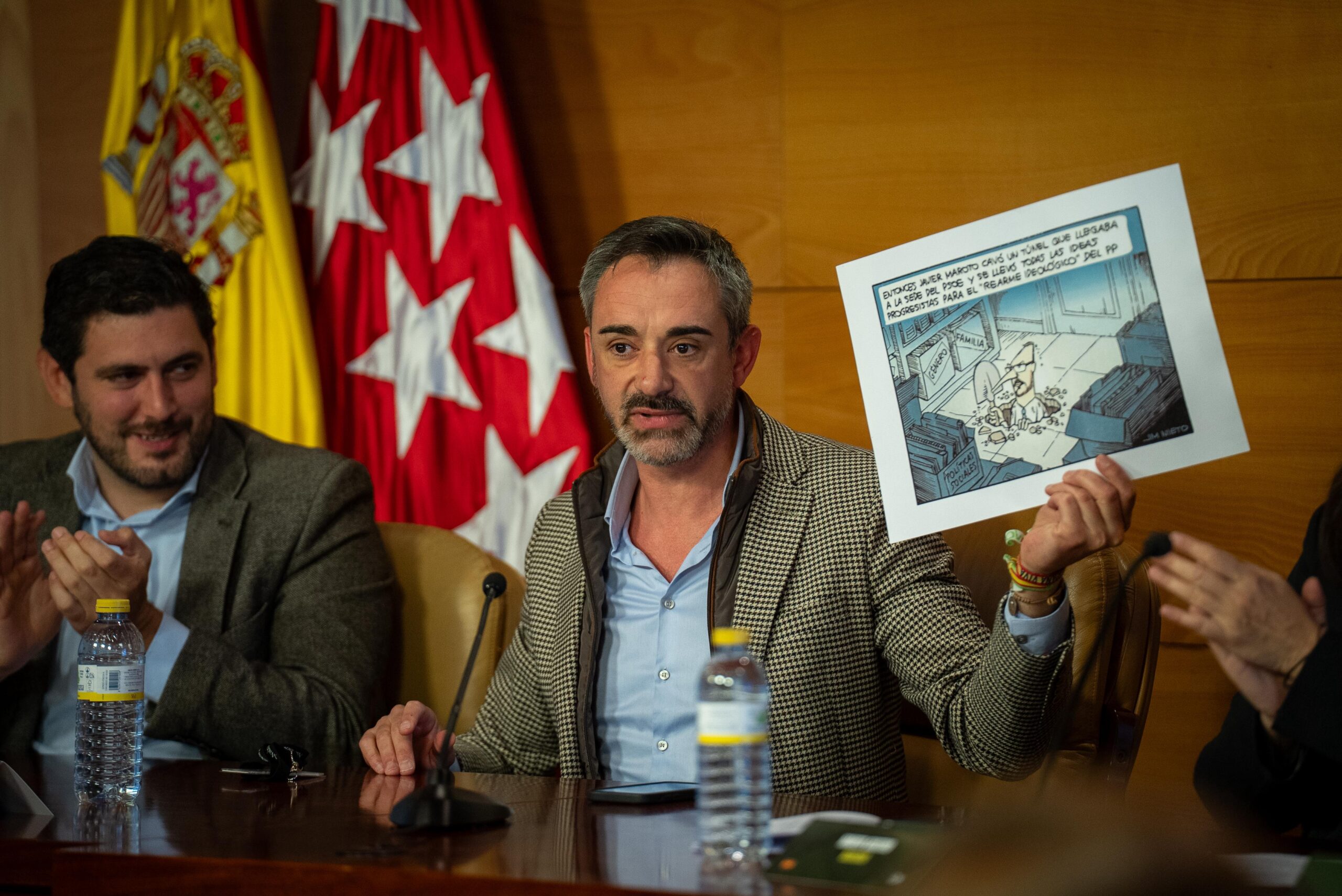 Hierro (Vox) denuncia la «barra libre» y las «desigualdades» que supone el Estado de las Autonomías