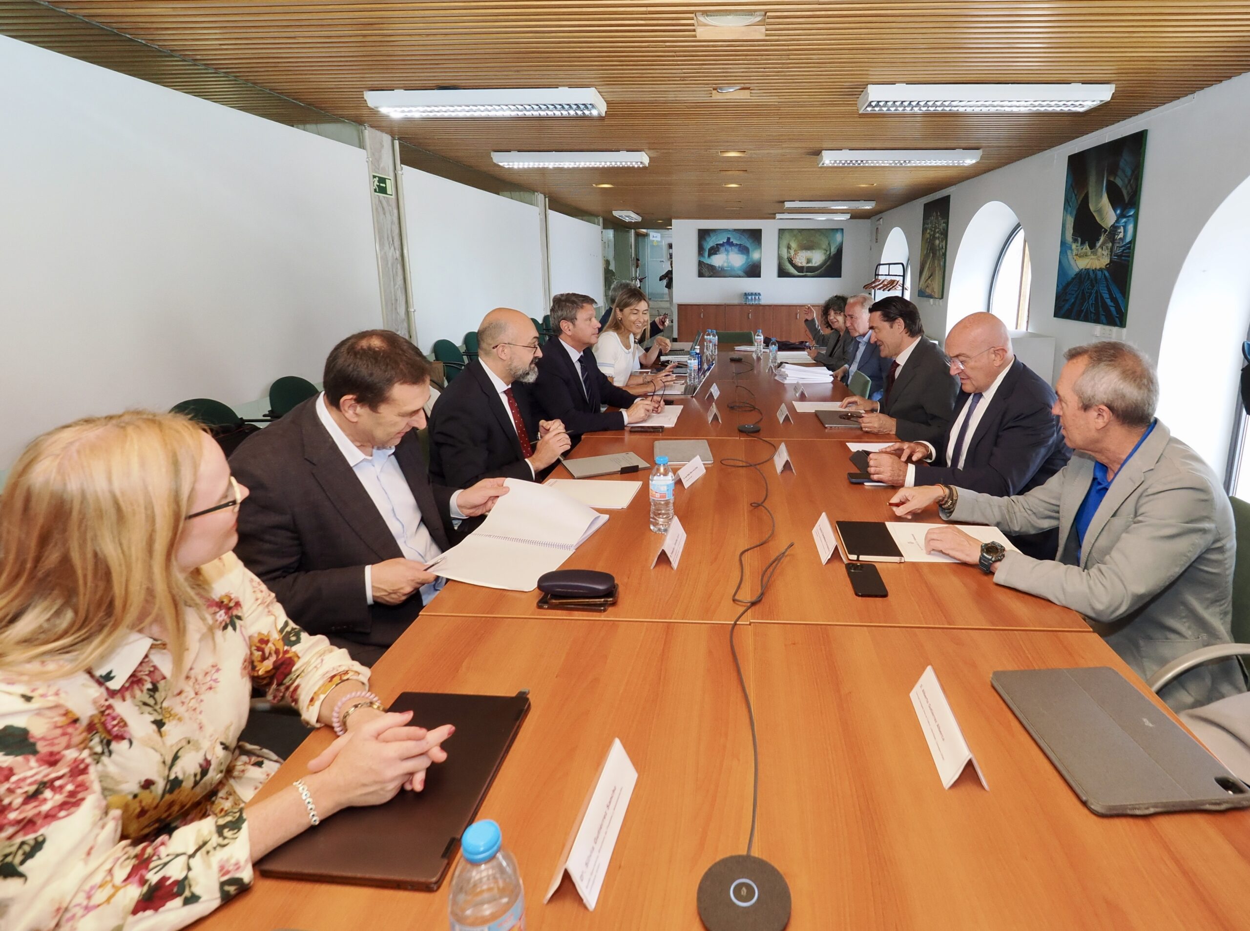 Transportes plantea disolver SVAV si los socios no quieren unos proyectos que Carnero prevé que generarán «caos»