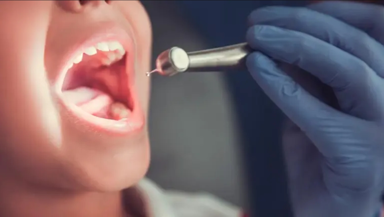 Los dentistas alertan sobre el intento de los fondos de inversión de controlar la asistencia bucodental pública