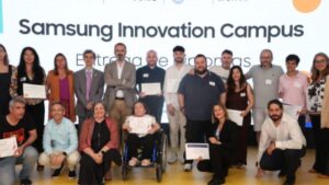 Personas con discapacidad se gradúan en IA gracias a Samsung, Fundación ONCE y la UMA