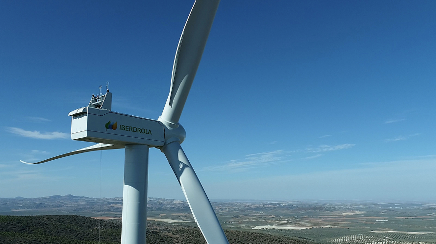 Iberdrola España llega a un acuerdo de compra de energía eólica con Renfe