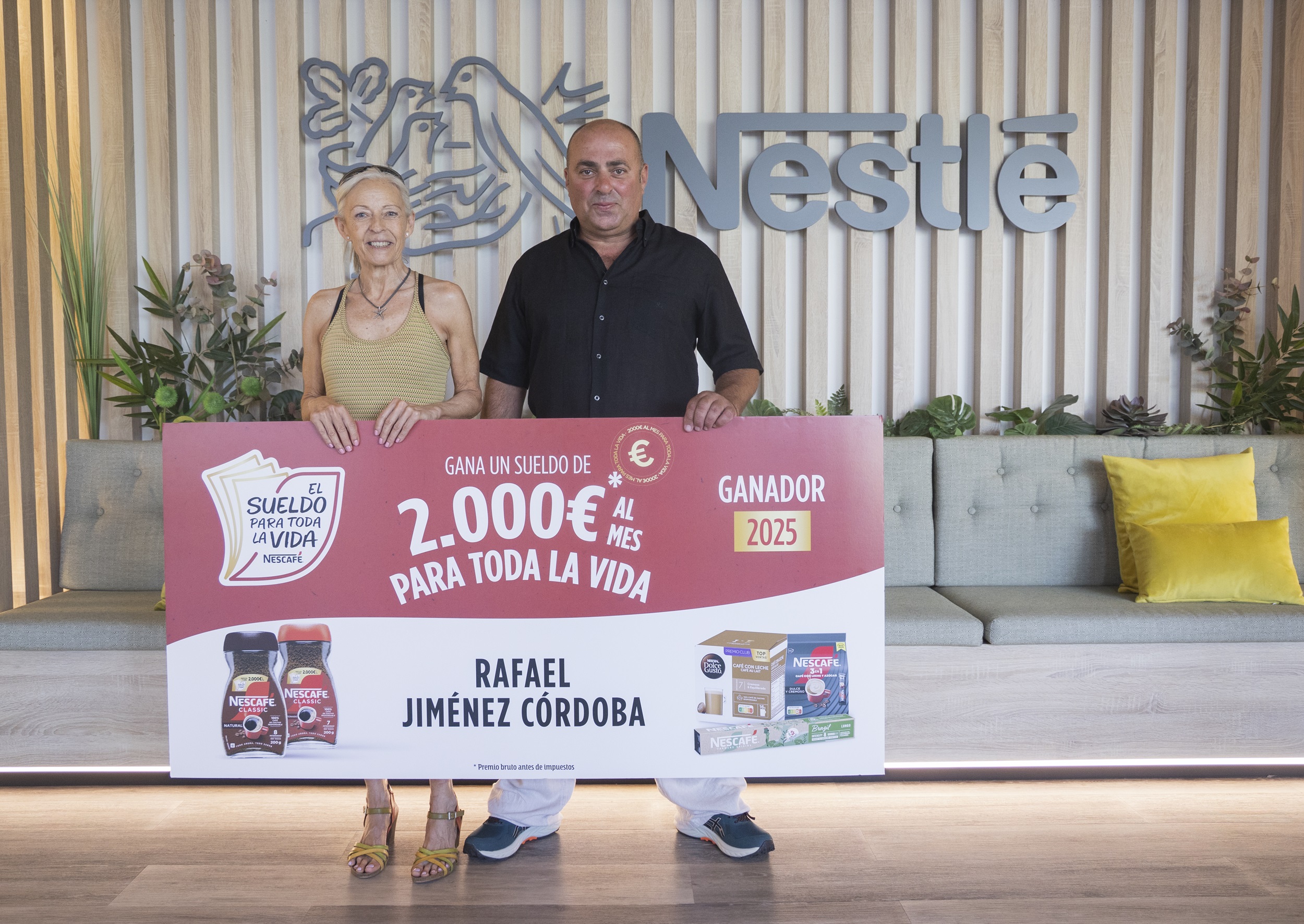 El “Sueldo para toda la vida” 2025 de NESCAFÉ viaja por primera vez a Cuenca