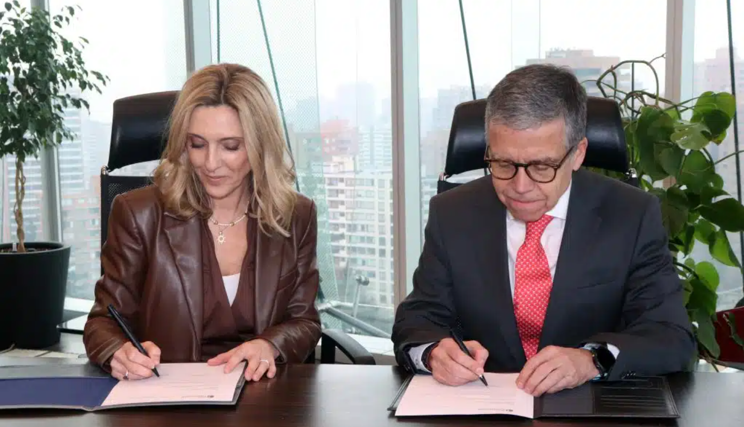 MAPFRE y Banco Internacional se unen para la comercialización exclusiva de seguros
