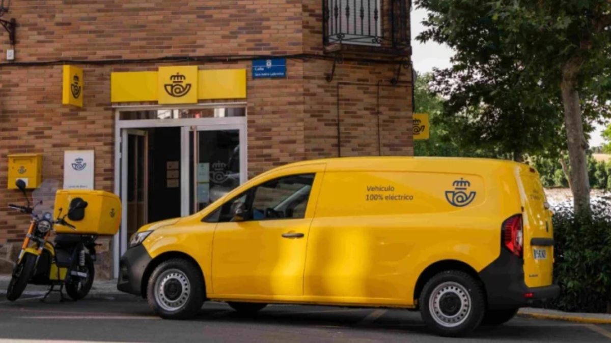 Correos incorpora más de 1.000 vehículos eléctricos a su flota de reparto
