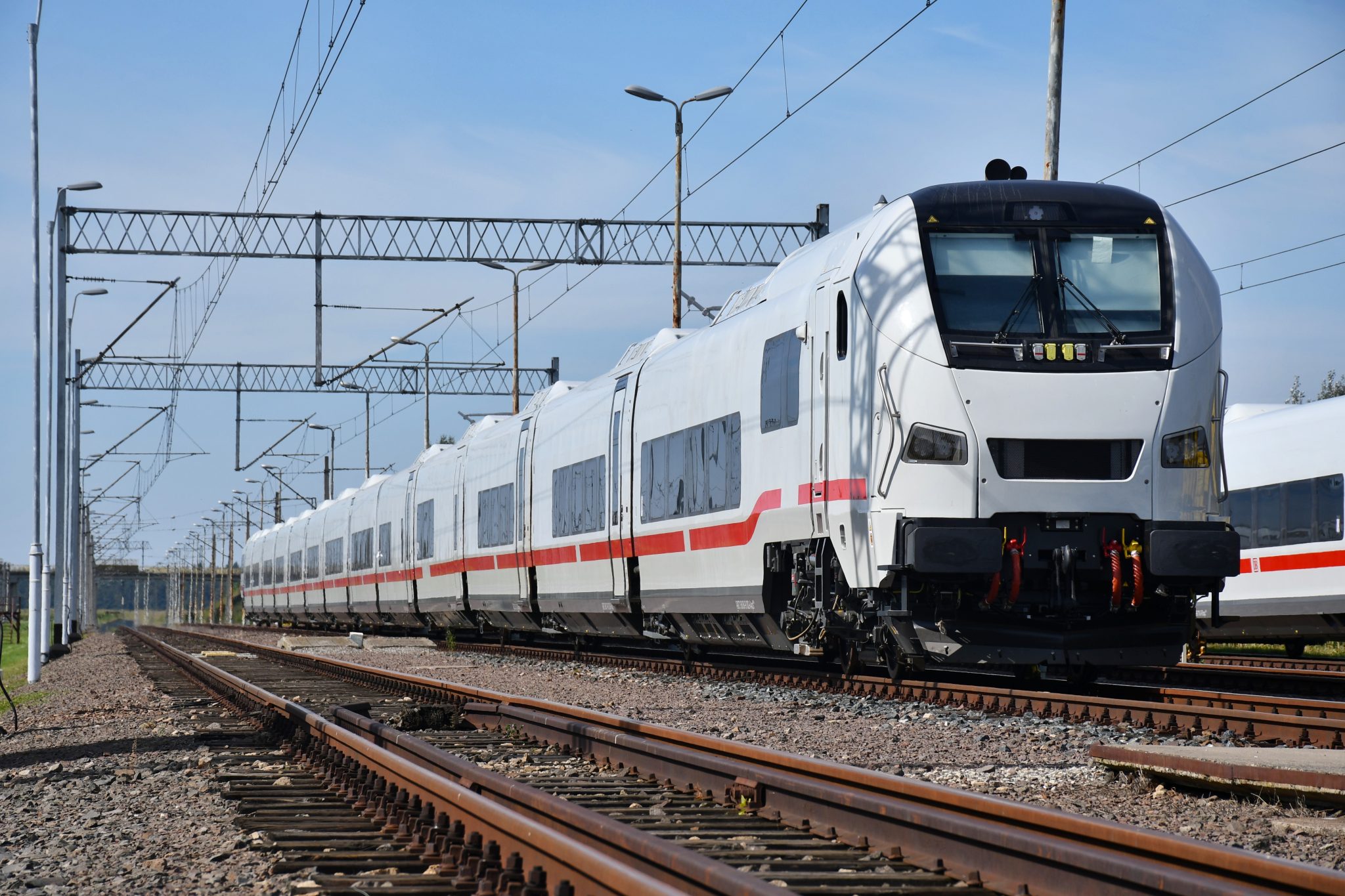 Las agencias de seguridad ferroviaria de Europa y Alemania conceden la homologación al tren Talgo 230