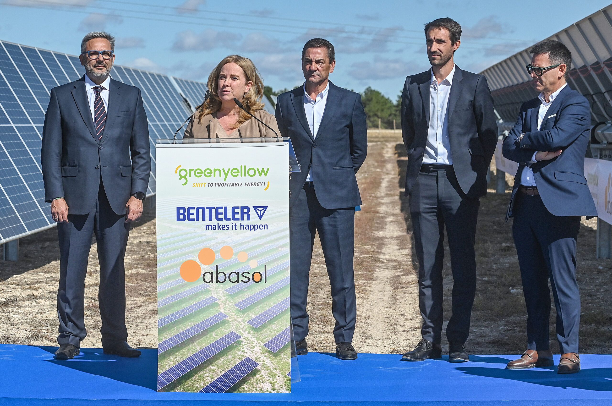 Benteler inaugura en Burgos una planta fotovoltaica que generará energía equivalente al consumo de 1.600 hogares