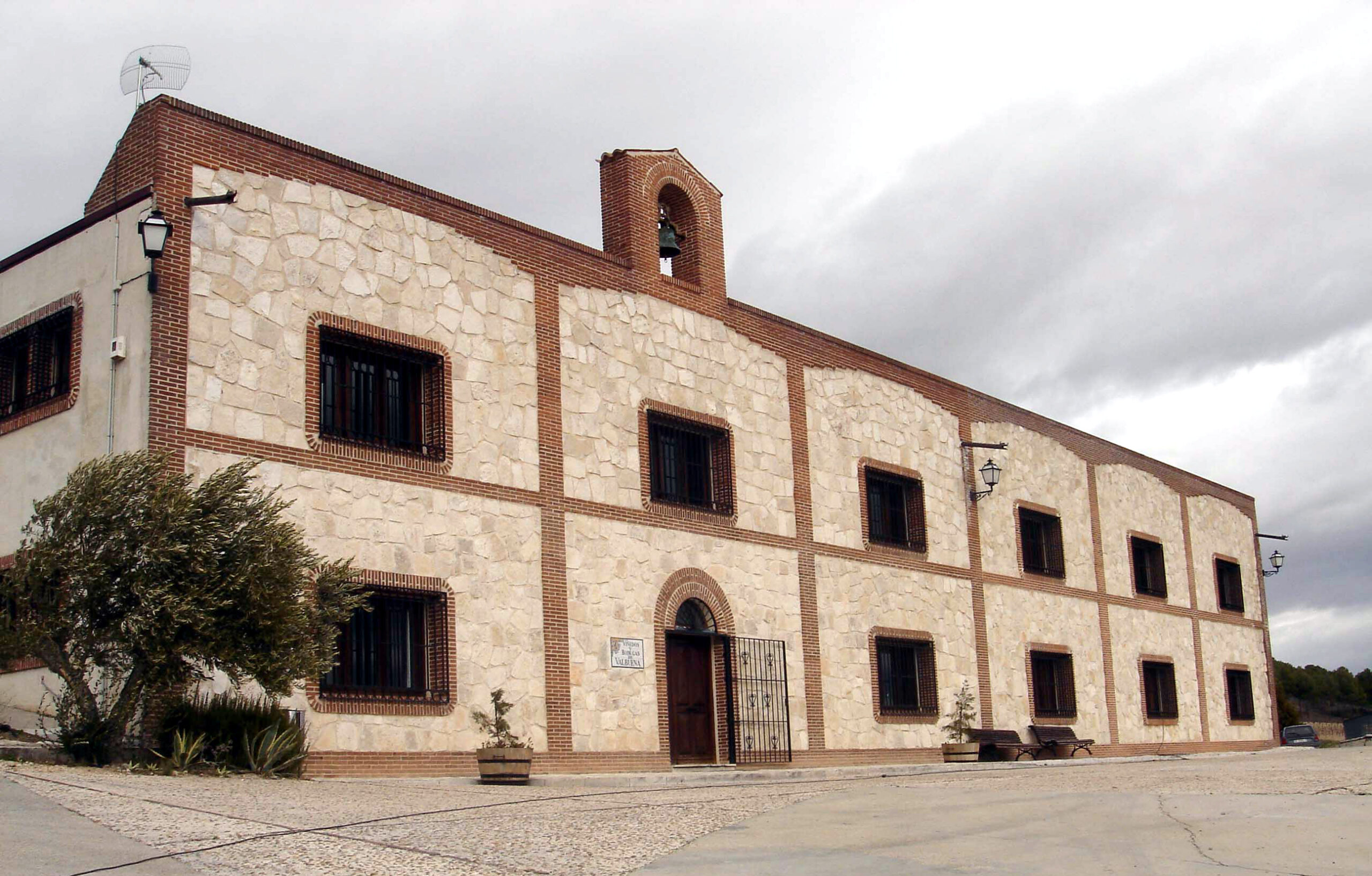 Bodegas Matarromera invertirá 8,5 millones en un centro logístico en Emina Rueda, en Medina del Campo