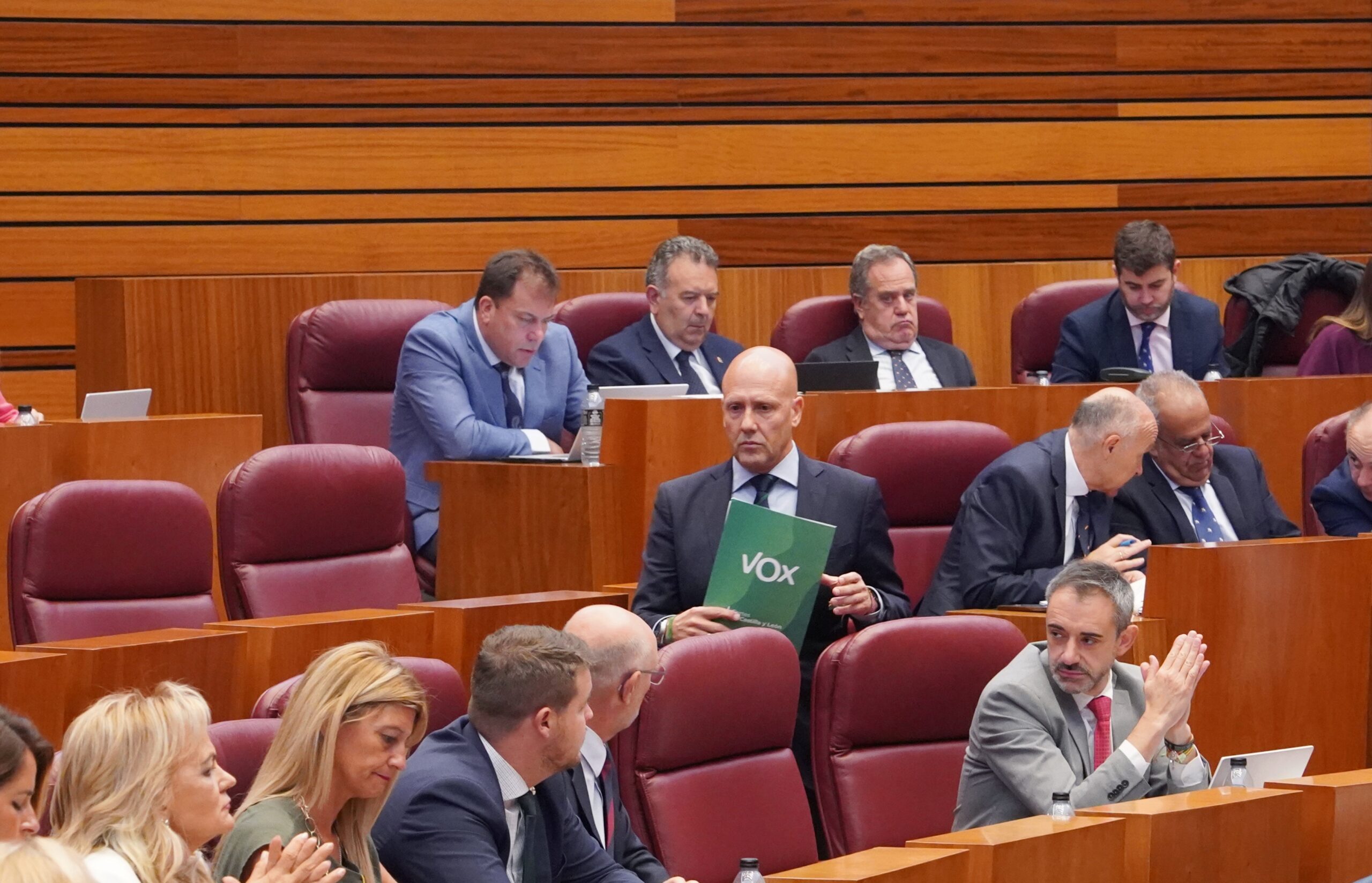 Las Cortes aprueban una moción de Vox que reclama medidas de apoyo a los autónomos
