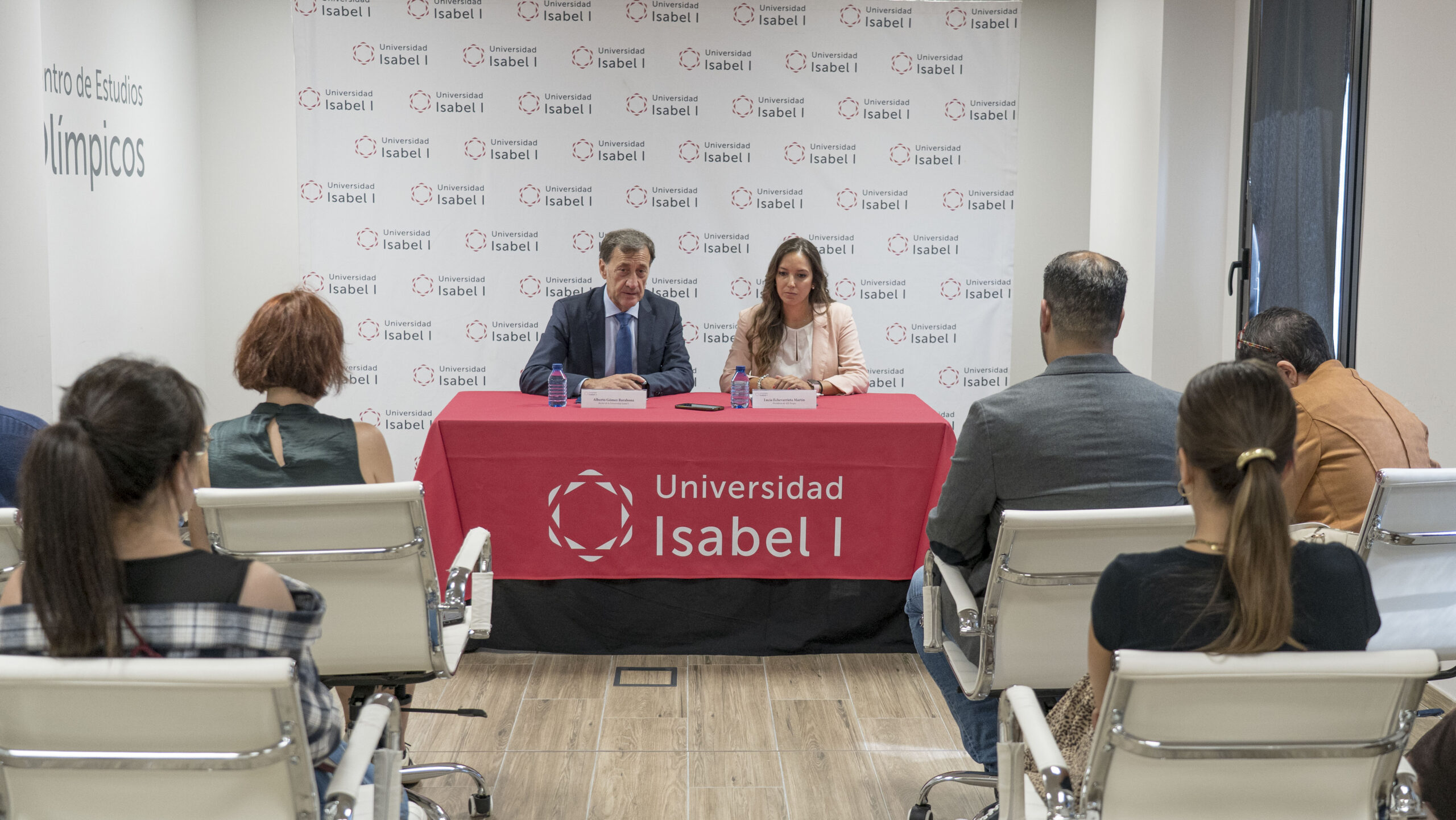 Universidad Isabel I y AJE Burgos renuevan su colaboración para impulsar talento y formación